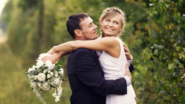 Illustration for article titled 8 Beautiful Weddings We’d Appreciate More If We Didn’t Know The Couple